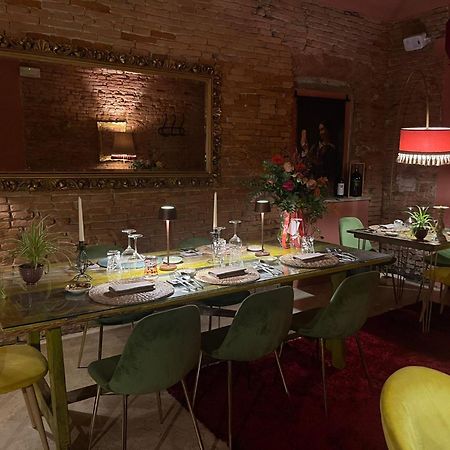 Art Suite Gallery - Tuscany - Medieval Town Close To Florence, Pisa, Lucca, Chianti Zone, Versilia Santa Maria a Monte Esterno foto