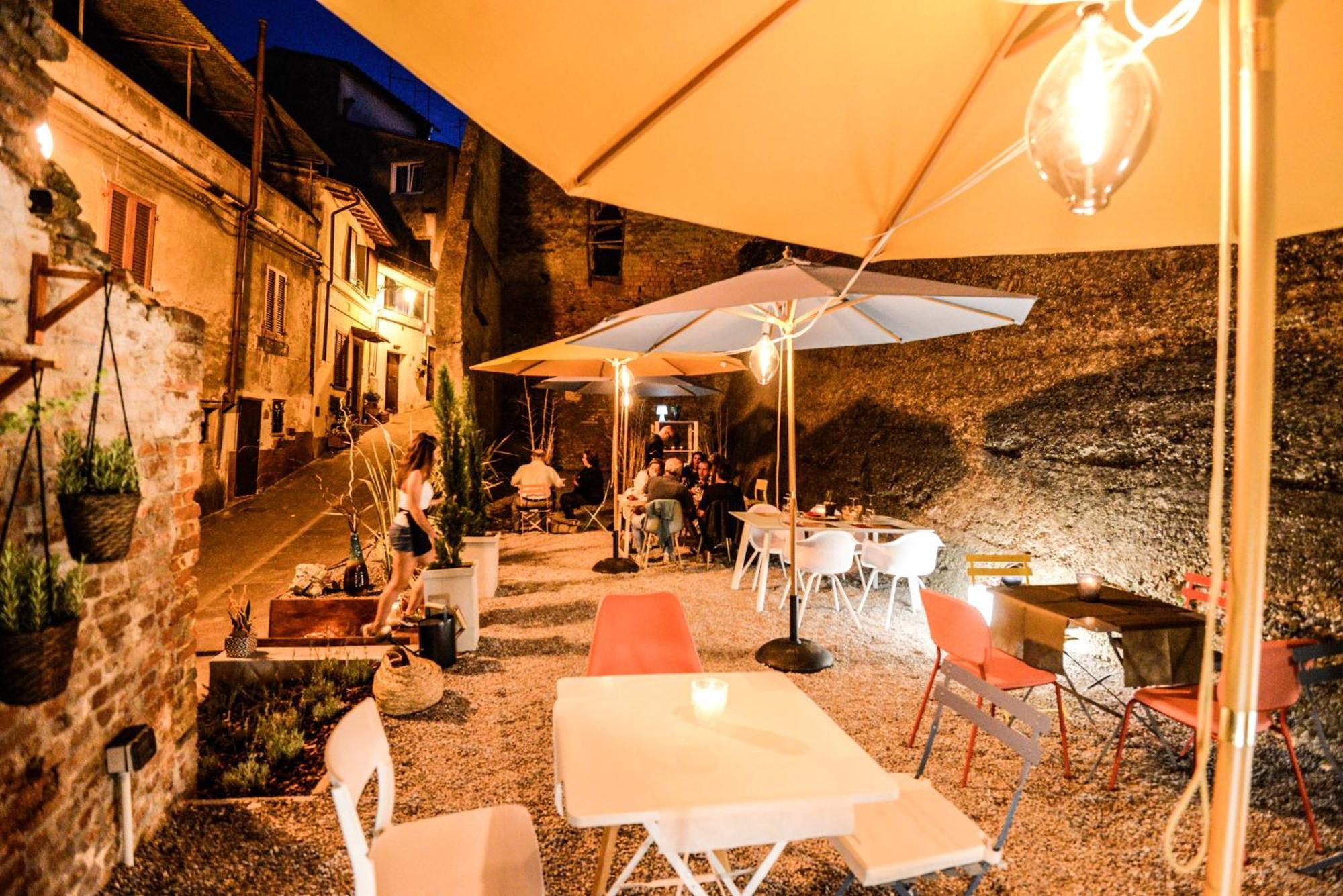 Art Suite Gallery - Tuscany - Medieval Town Close To Florence, Pisa, Lucca, Chianti Zone, Versilia Santa Maria a Monte Esterno foto